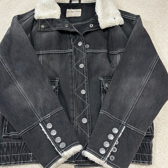 Free People Ariel Fleece Collar
Denim Trucker Jacket Washed xtra small - Picture 4 of 5
